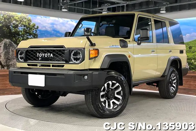 Toyota Land Cruiser in Gold for Sale Image 3