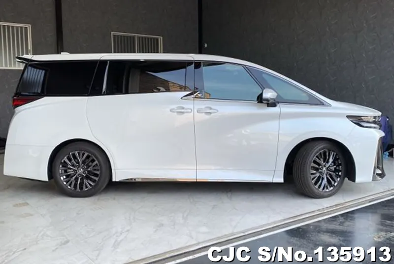 Toyota Vellfire in Pearl for Sale Image 6