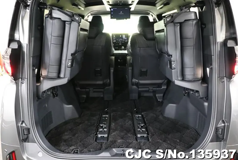 Toyota Vellfire in Gray for Sale Image 4