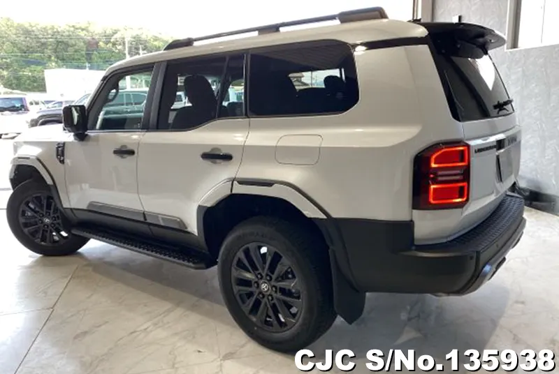 Toyota Land Cruiser 250 in Pearl for Sale Image 1