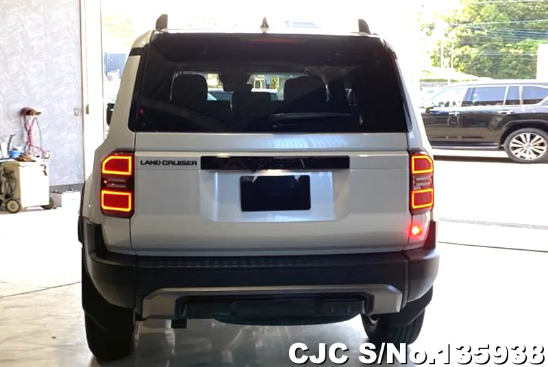 Toyota Land Cruiser 250 in Pearl for Sale Image 5