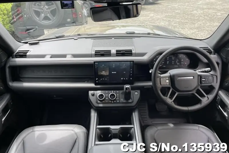 Land Rover Defender in Gray for Sale Image 2