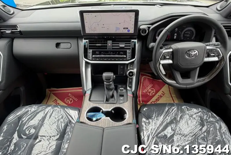 Toyota Land Cruiser in Black for Sale Image 4