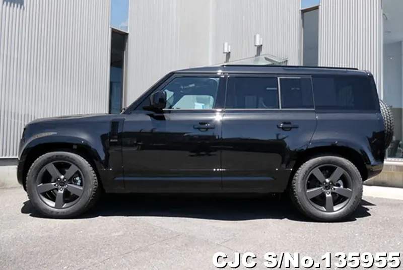 Land Rover Defender in Black for Sale Image 4