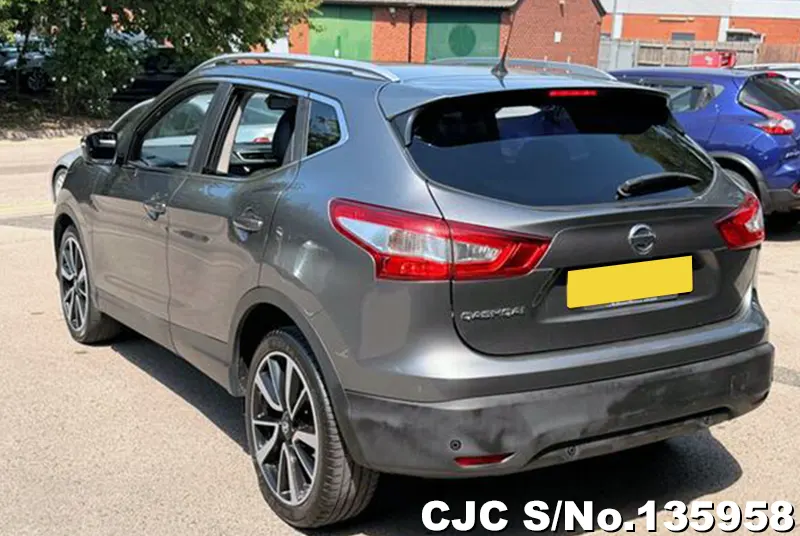Nissan Qashqai in Gray for Sale Image 1