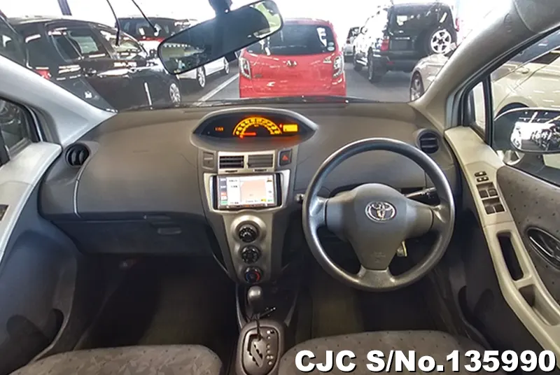 Toyota Vitz in Silver for Sale Image 4