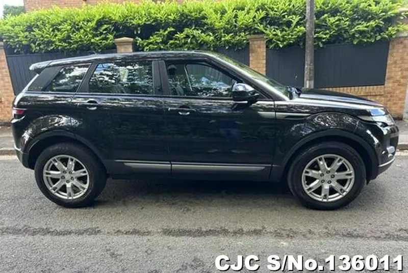 Land Rover Range Rover in Black for Sale Image 5