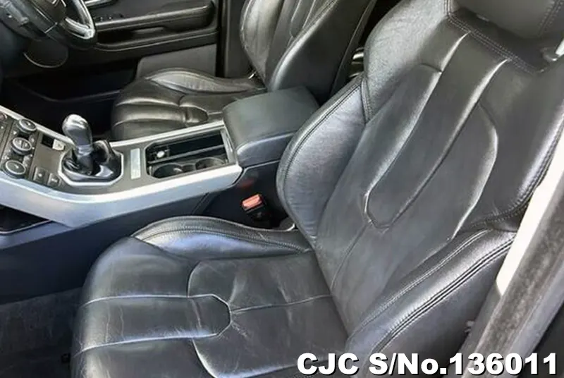 Land Rover Range Rover in Black for Sale Image 9