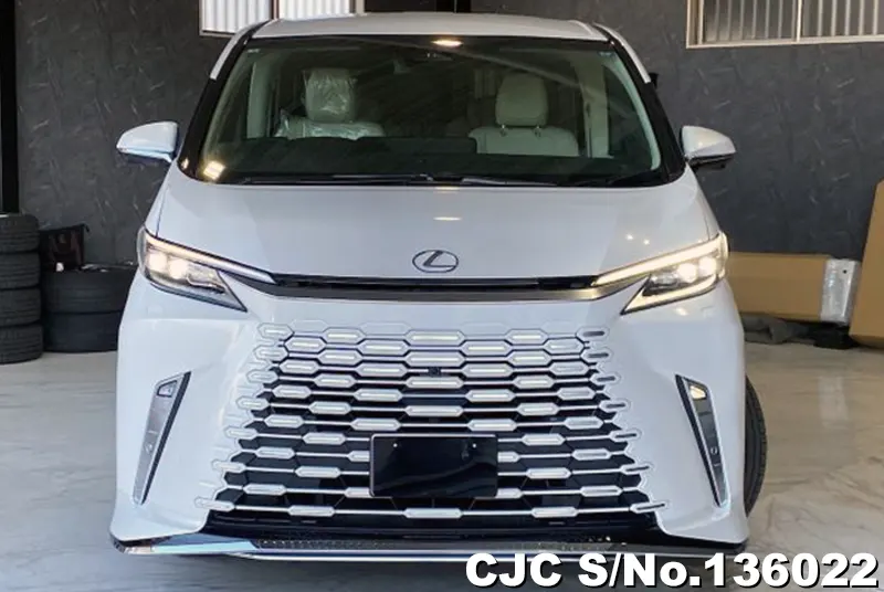Lexus LM500h in White for Sale Image 3
