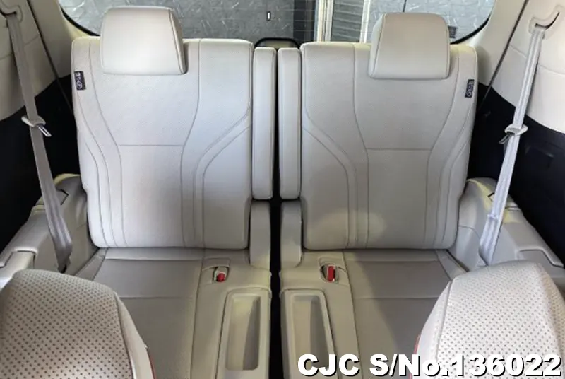 Lexus LM500h in White for Sale Image 10