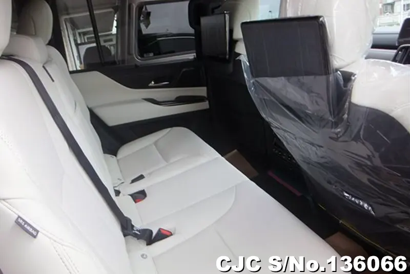 Lexus LX700H in Black for Sale Image 8