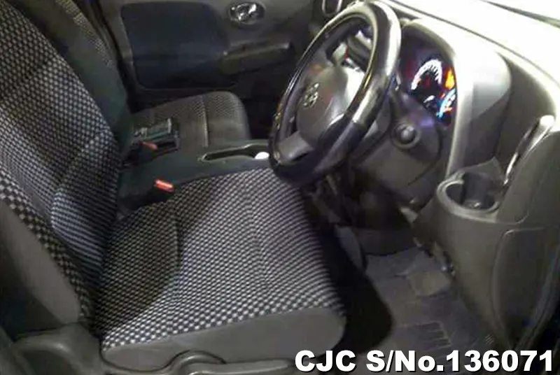 Nissan Cube in Black for Sale Image 2