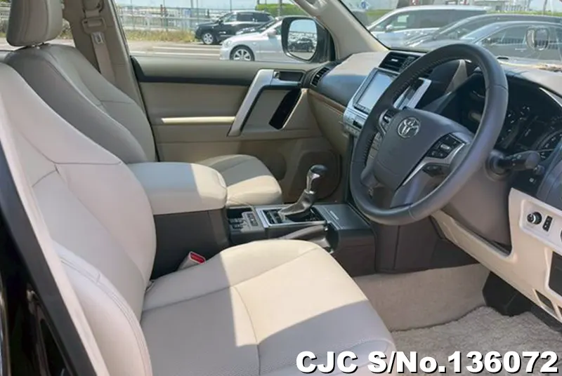 Toyota Land Cruiser Prado in Black for Sale Image 6