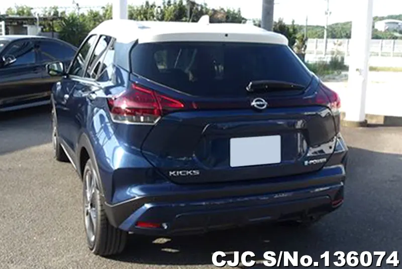 Nissan Kicks in Blue for Sale Image 1