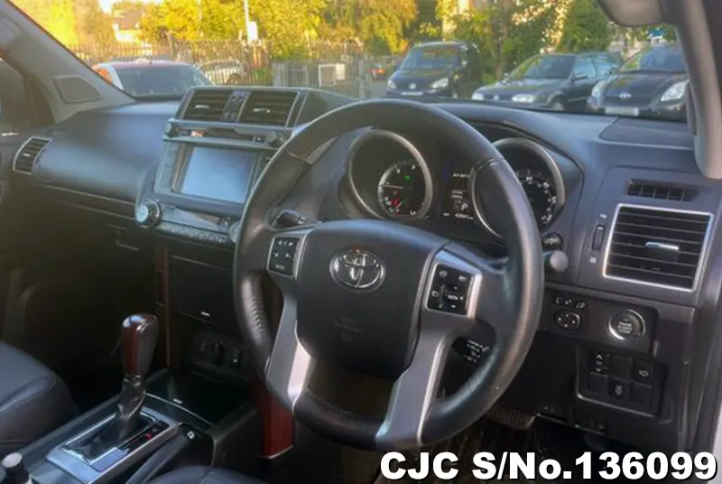 Toyota Land Cruiser Prado in White for Sale Image 8