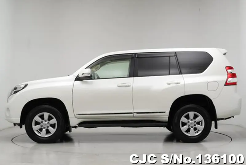 Toyota Land Cruiser Prado in White for Sale Image 6