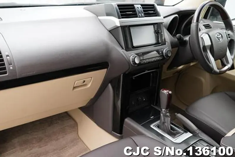 Toyota Land Cruiser Prado in White for Sale Image 9