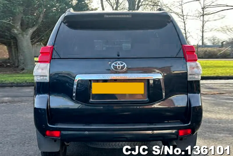 Toyota Land Cruiser Prado in Gray for Sale Image 4