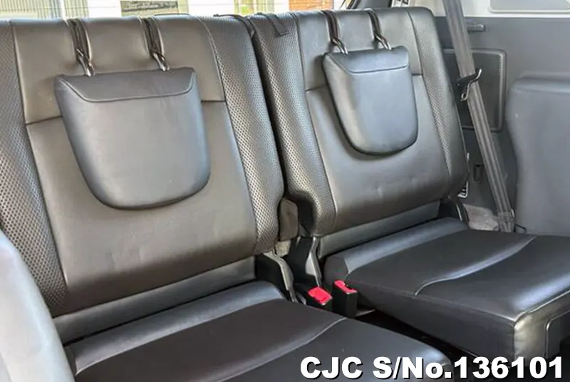Toyota Land Cruiser Prado in Gray for Sale Image 8