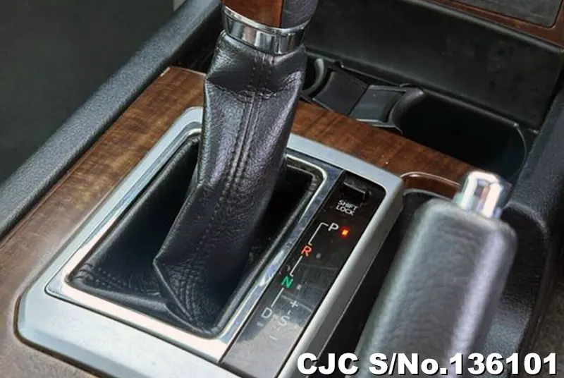 Toyota Land Cruiser Prado in Gray for Sale Image 9