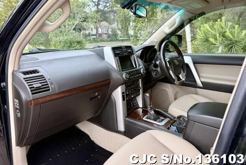 Toyota Land Cruiser Prado in Black for Sale Image 10