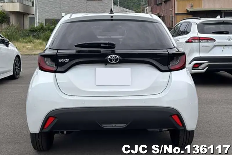 Toyota Yaris in White for Sale Image 5