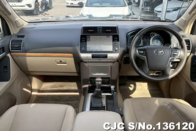 Toyota Land Cruiser Prado in Black for Sale Image 6