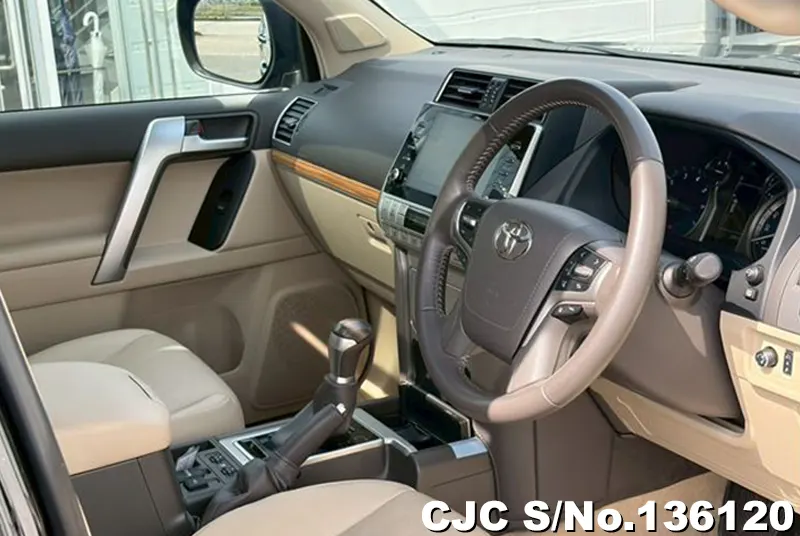 Toyota Land Cruiser Prado in Black for Sale Image 7