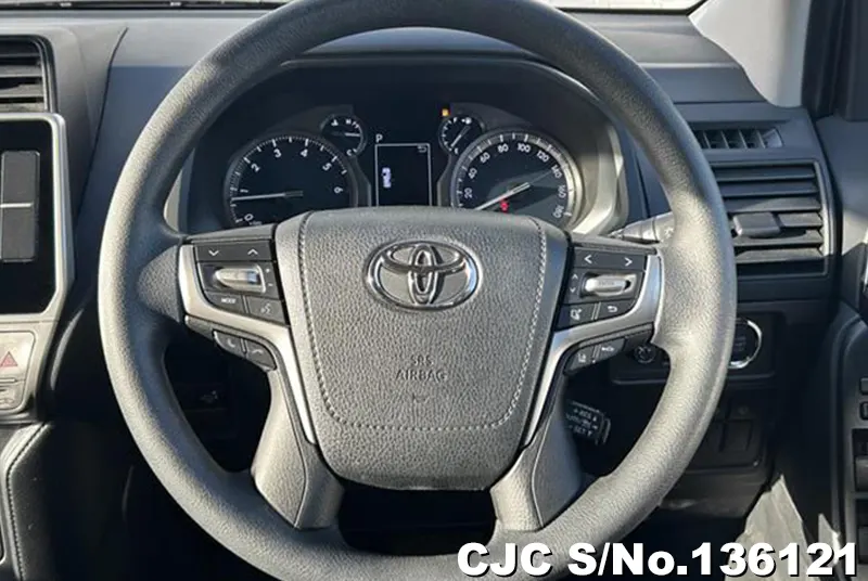 Toyota Land Cruiser Prado in Black for Sale Image 8