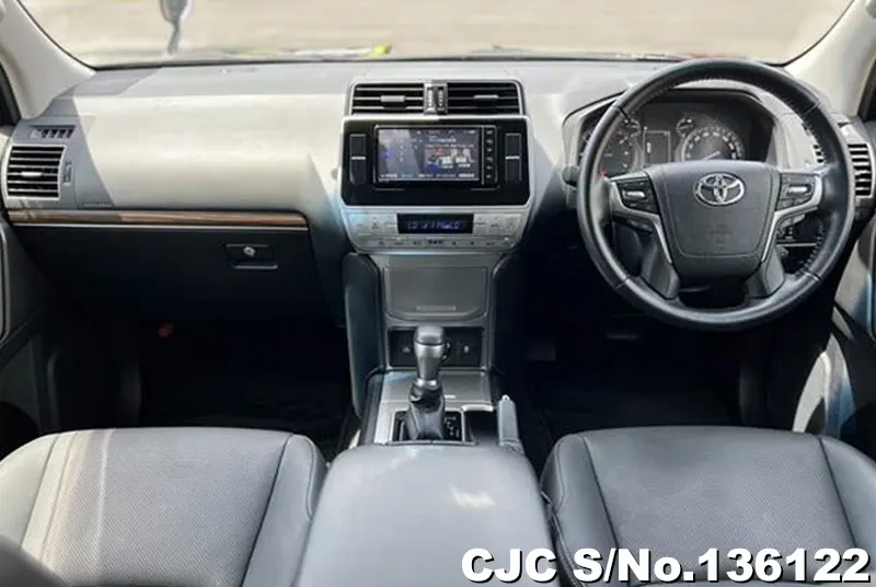 Toyota Land Cruiser Prado in Black for Sale Image 10