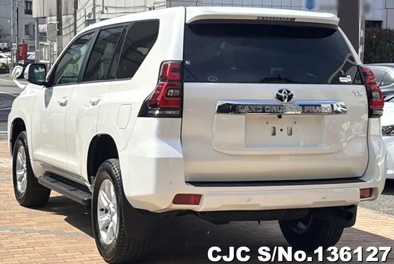 Toyota Land Cruiser Prado in Black for Sale Image 1