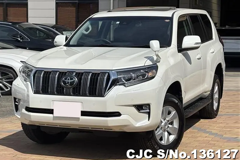 Toyota Land Cruiser Prado in Black for Sale Image 3