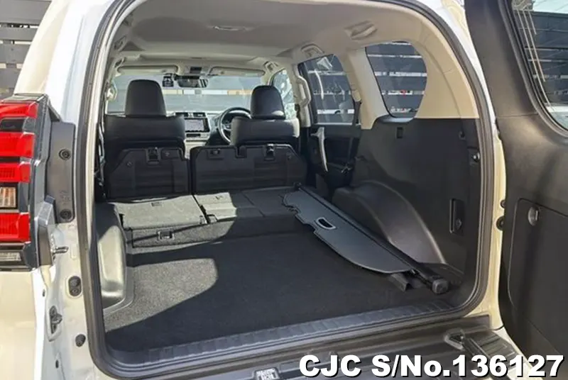 Toyota Land Cruiser Prado in Black for Sale Image 8