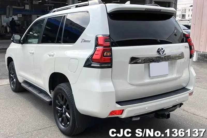 Toyota Land Cruiser Prado in Pearl for Sale Image 1
