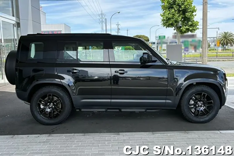 Land Rover Defender in Black for Sale Image 5