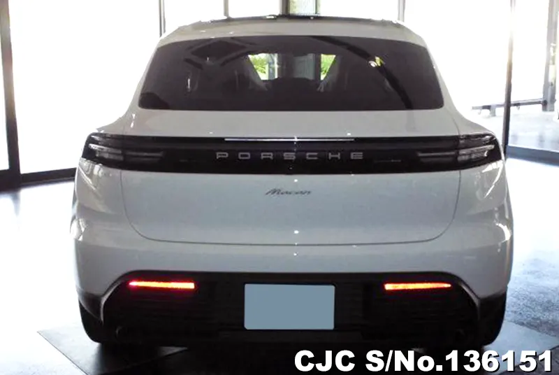 Porsche Macan in White for Sale Image 3