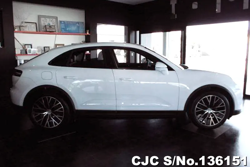 Porsche Macan in White for Sale Image 4
