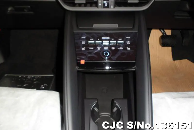 Porsche Macan in White for Sale Image 12