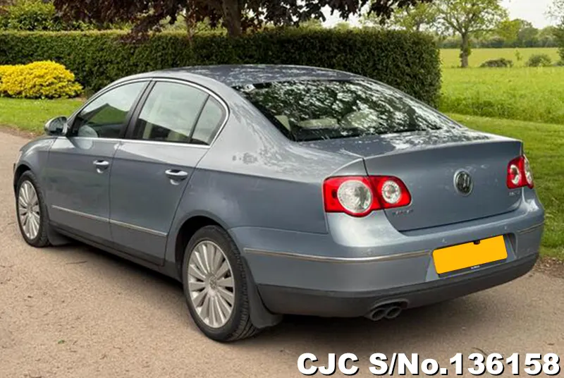 Volkswagen Passat in Gray for Sale Image 1
