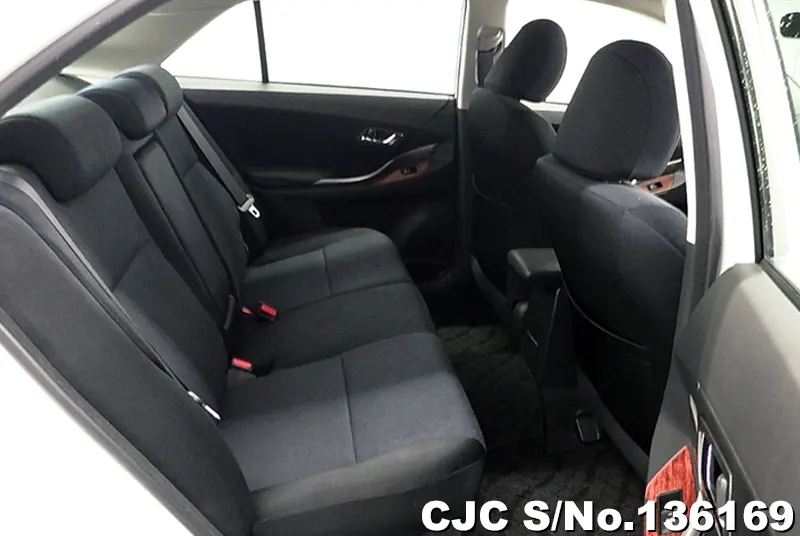 Toyota Allion in White for Sale Image 6