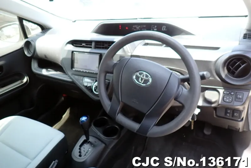 Toyota Aqua in White for Sale Image 5
