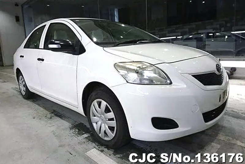 Toyota / Belta 2012