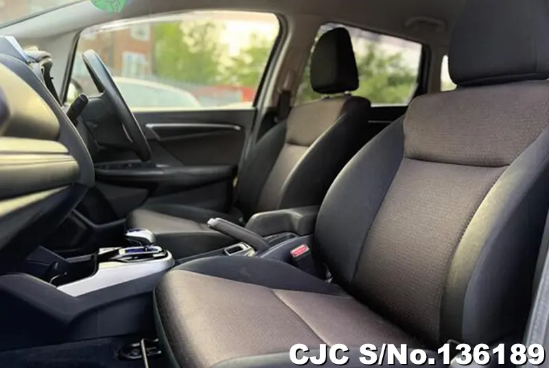 Honda JAZZ in Silver for Sale Image 9