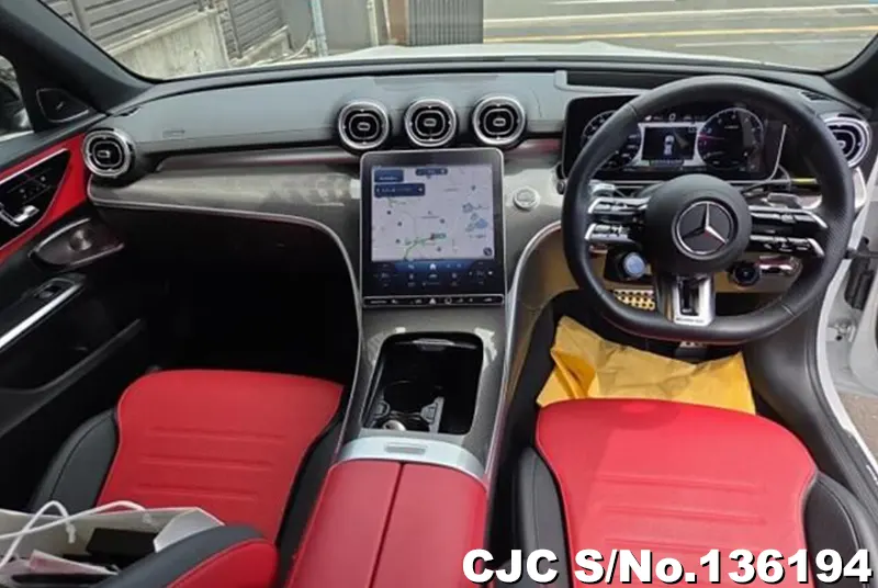 Mercedes Benz C Class in White for Sale Image 4
