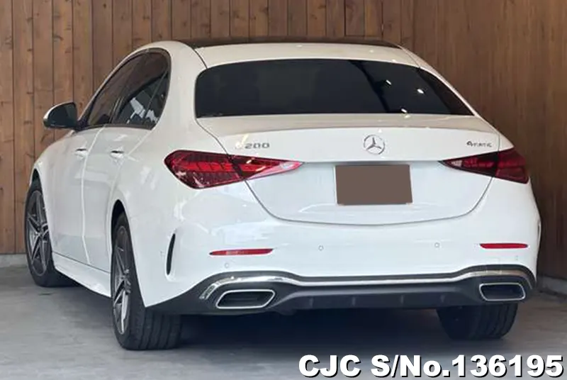 Mercedes Benz C Class in White for Sale Image 2