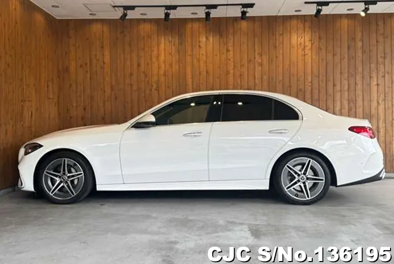 Mercedes Benz C Class in White for Sale Image 6