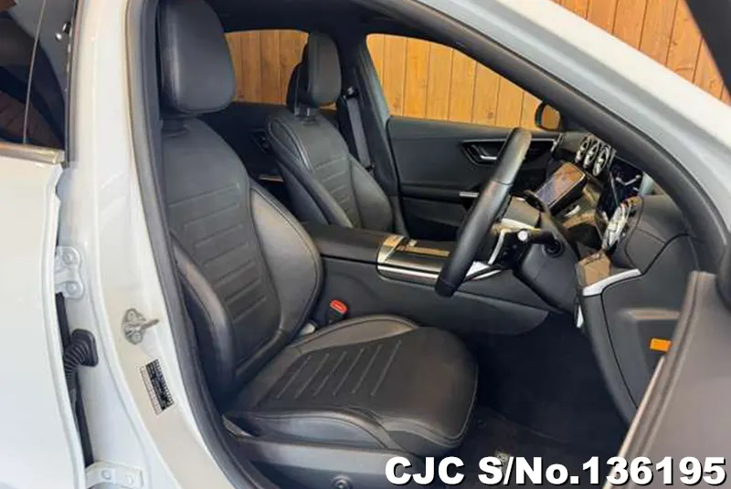 Mercedes Benz C Class in White for Sale Image 9