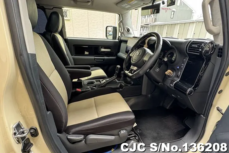 Toyota FJ Cruiser in Brown for Sale Image 11