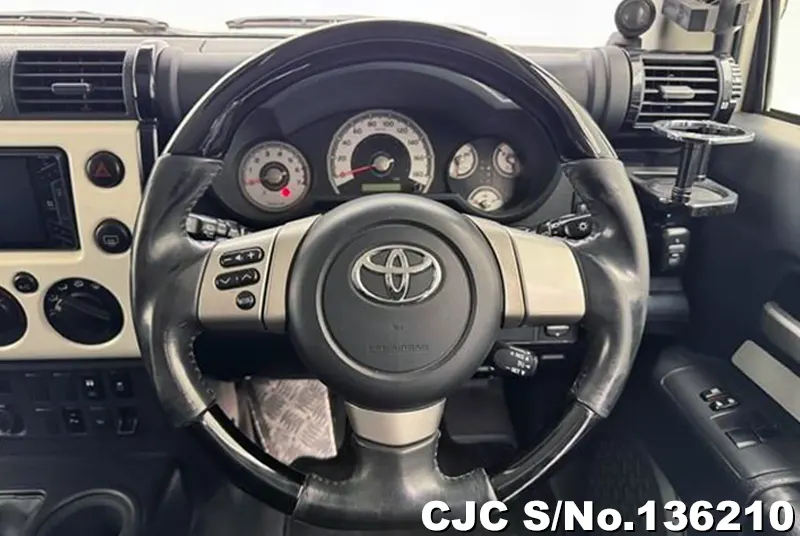 Toyota FJ Cruiser in White for Sale Image 6