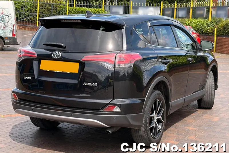 Toyota Rav4 in Black for Sale Image 2